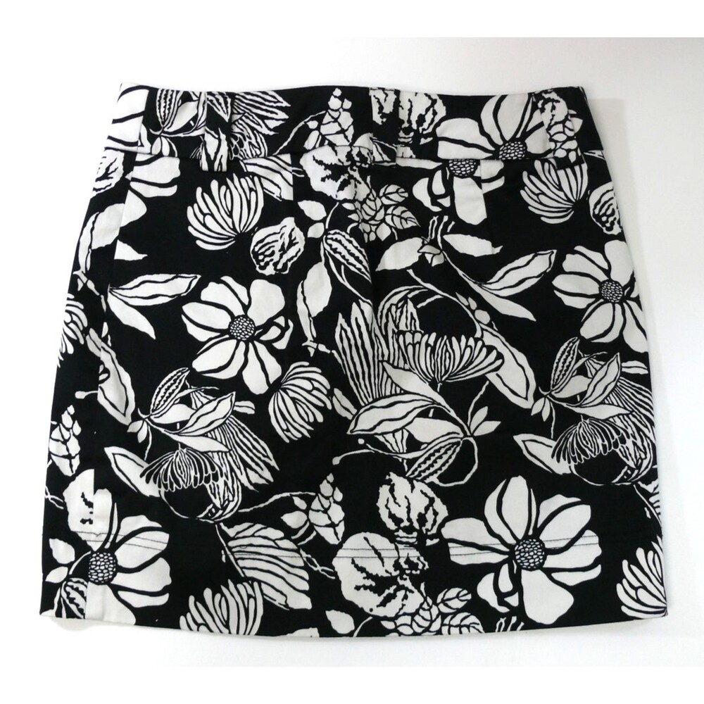 White House Black Market Floral micro mini Skirt front Zip Stretch Size 0